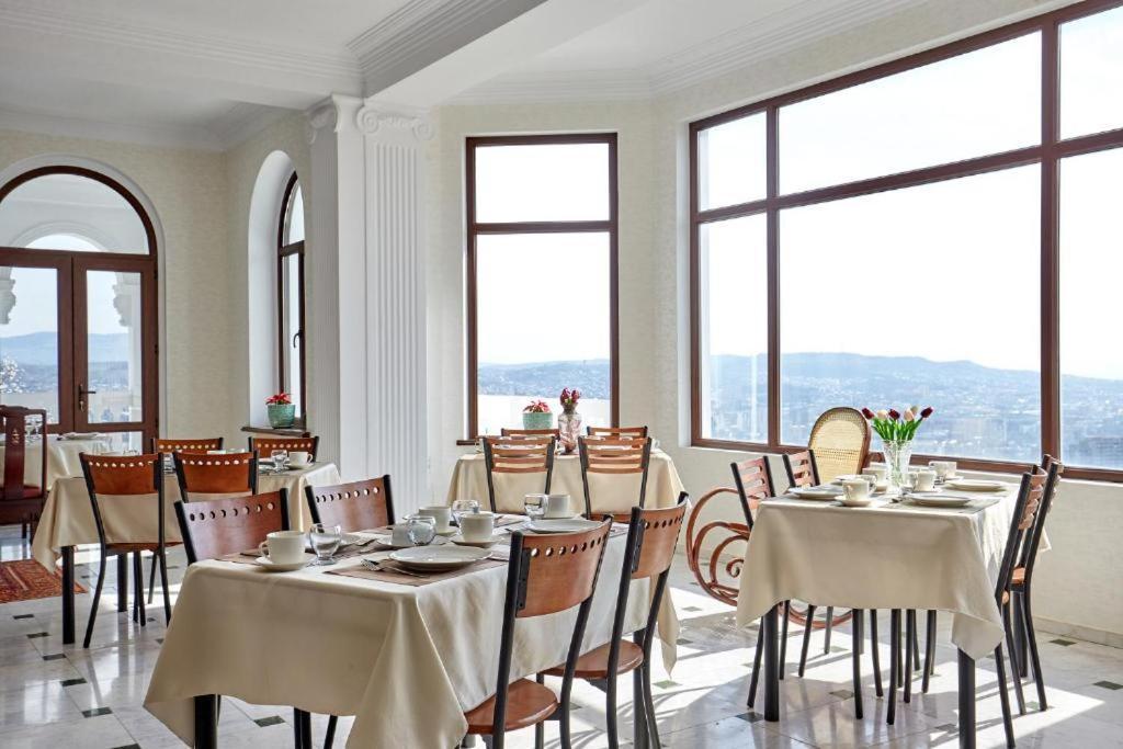 טביליסי The Hilltop Skyline Hotel מראה חיצוני תמונה